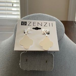 ZENZII Silver Quatrefoil Post Earrings